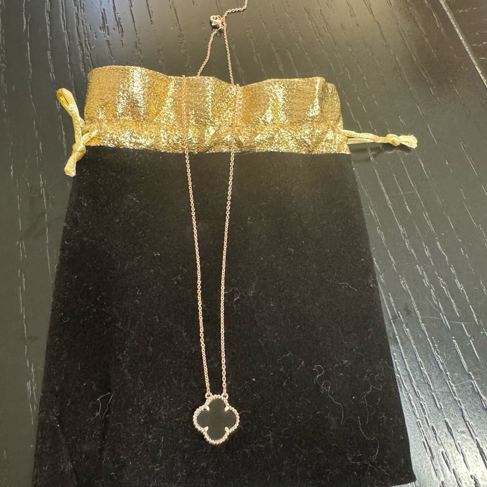 Rose gold black clover necklace